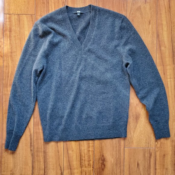 Uniqlo Cashmere Dark Gray V-Neck Sweater (XS) - Picture 2 of 5